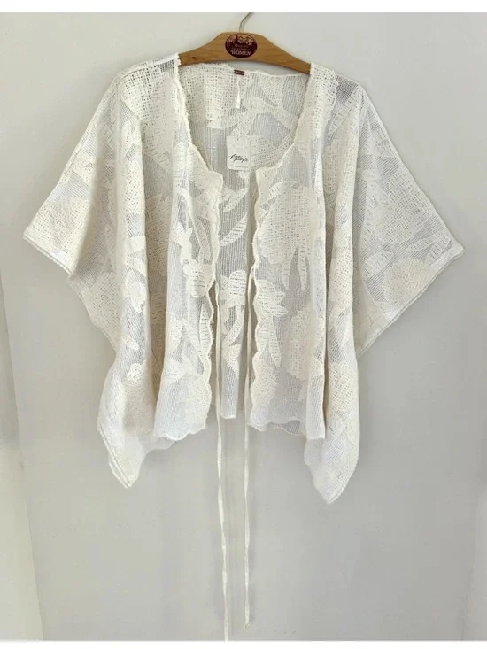 Free People Willow Floral Appliqué Detail Tie Front Cape Top NWT One Size - Picture 13 of 16